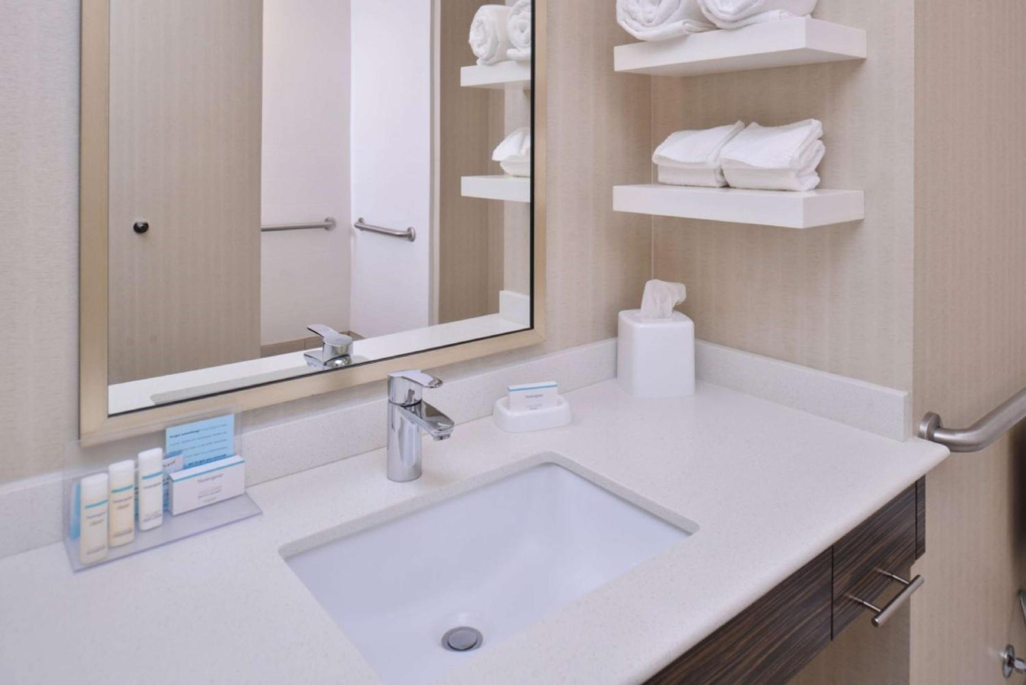 Hampton Inn & Suites Bend Buitenkant foto