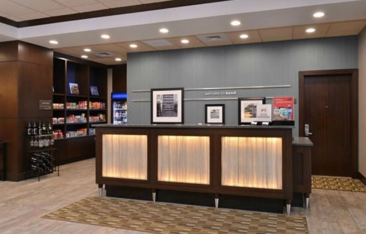 Hampton Inn & Suites Bend Buitenkant foto